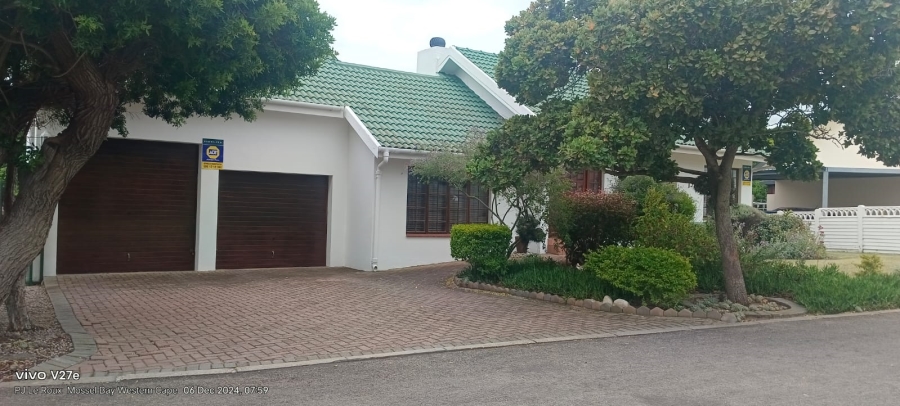  Bedroom Property for Sale in Bayview Western Cape